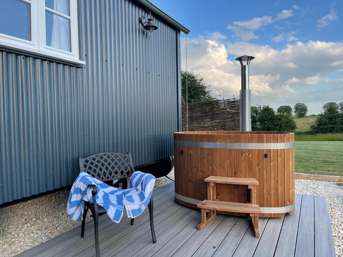 The Bibury - Westwell Downs Shepherd Huts Apartment *