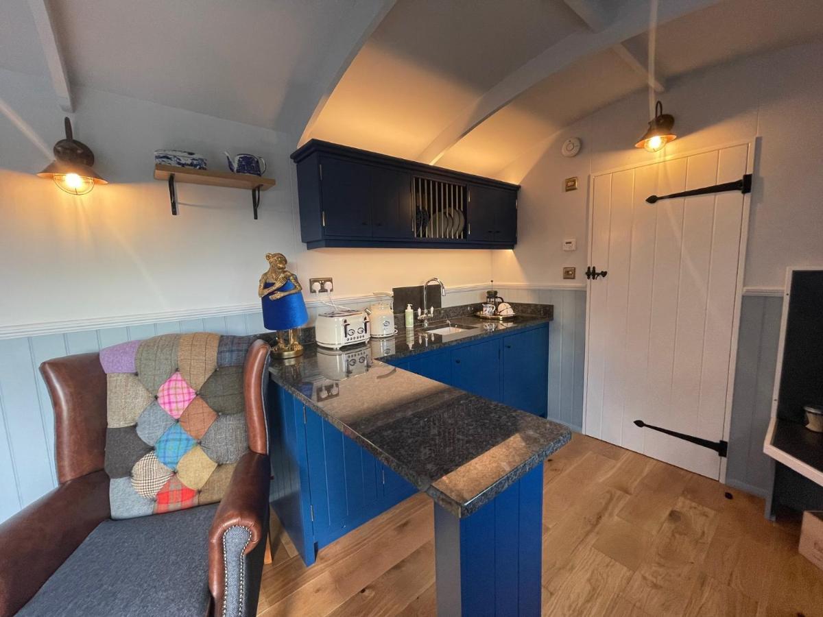 The Bibury - Westwell Downs Shepherd Huts Apartment *
